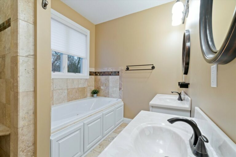 Owner's on-suite bath