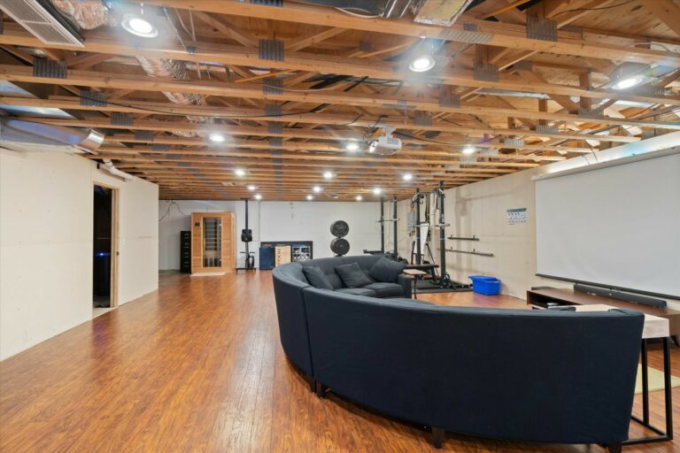 Theater, Workout space and Sauna